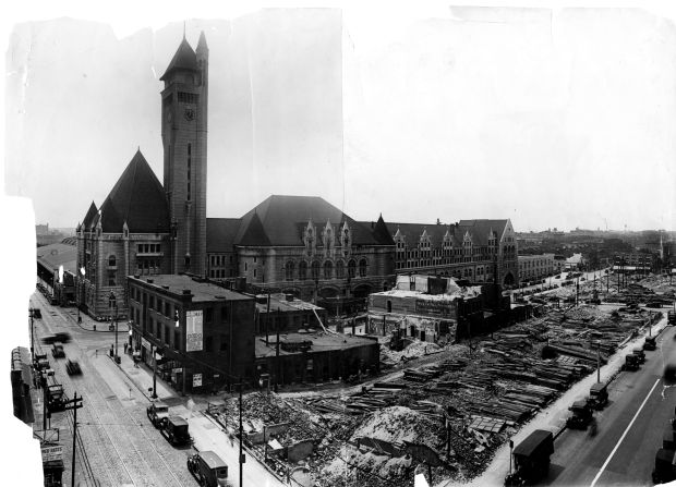 Aloe Plaza, 1939